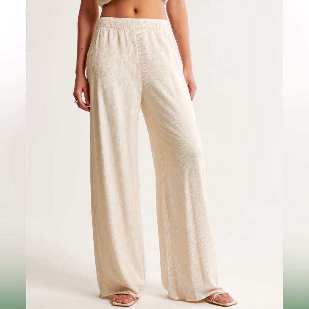 Abercrombie & Fitch Cream Wide-Leg Pants